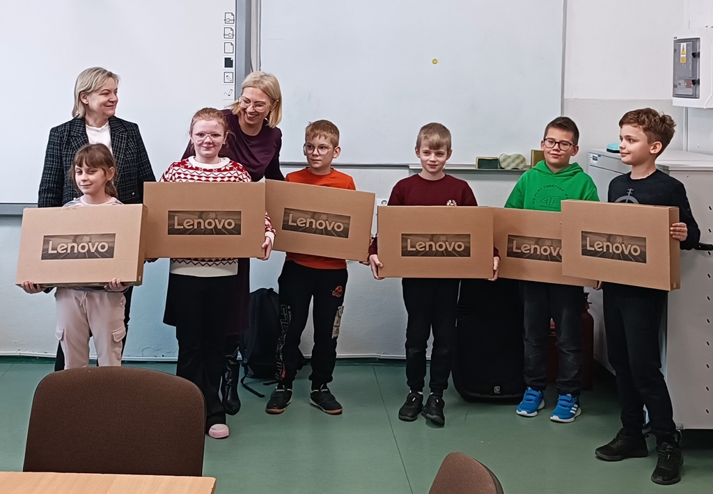 rozdanie laptopów