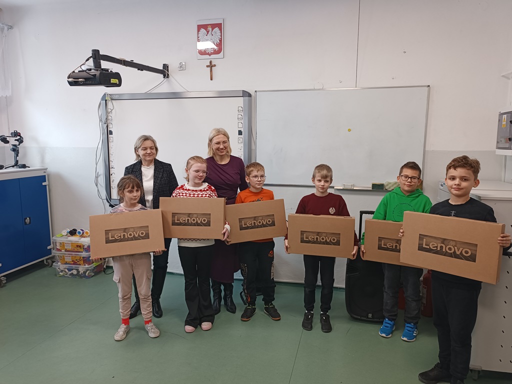 rozdanie laptopów